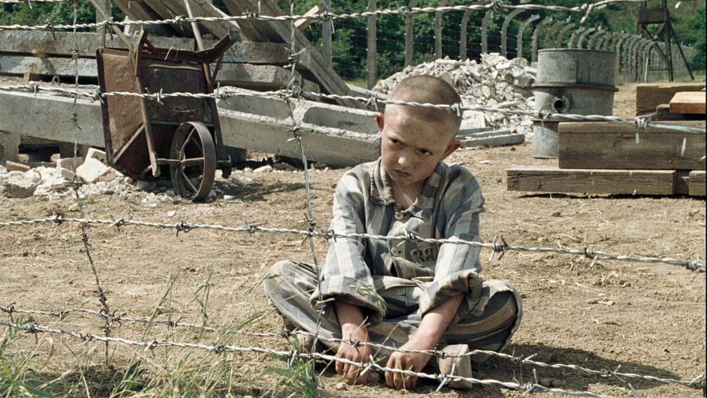 Il bambino con il pigiama a righe (2008).