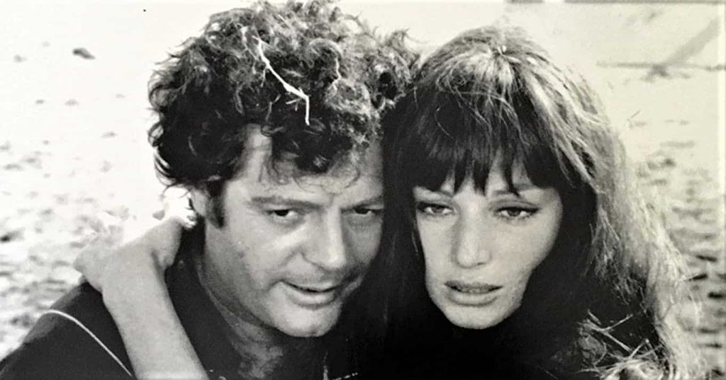 Dramma della gelosia, con Giancarlo Giannini, Marcello Mastroianni e Monica Vitti.