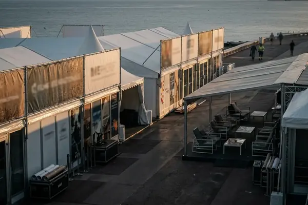 Il peso del Marché du Film di Cannes: come il mercato parallelo decide le sorti del cinema indipendente
